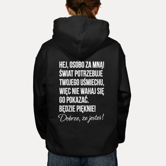 Bluza z przesłaniem oversize z kapturem Hej osobo za mną! – Szerz uśmiech i dobro