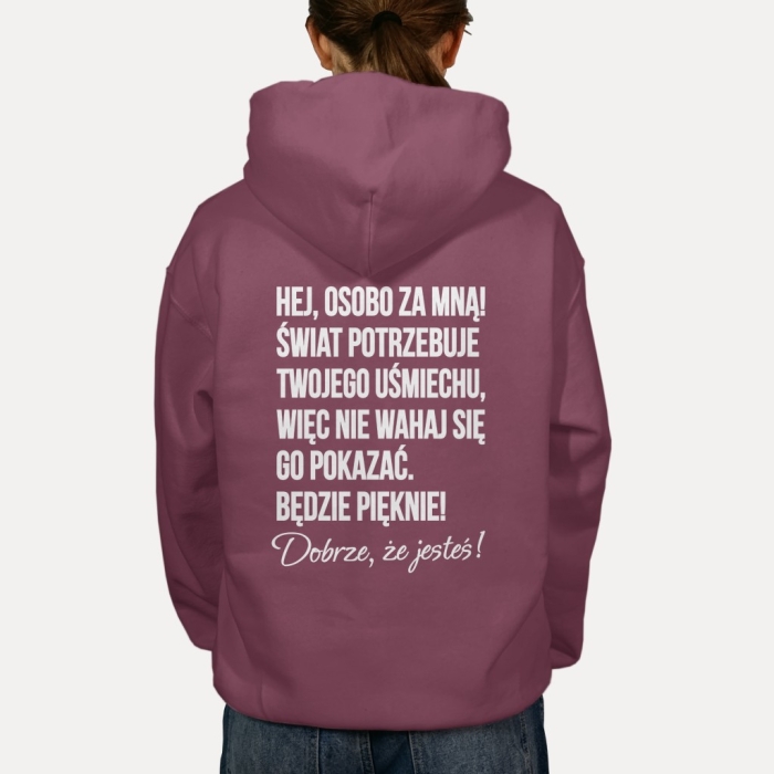 Bluza z przesłaniem oversize z kapturem Hej osobo za mną! – Szerz uśmiech i dobro