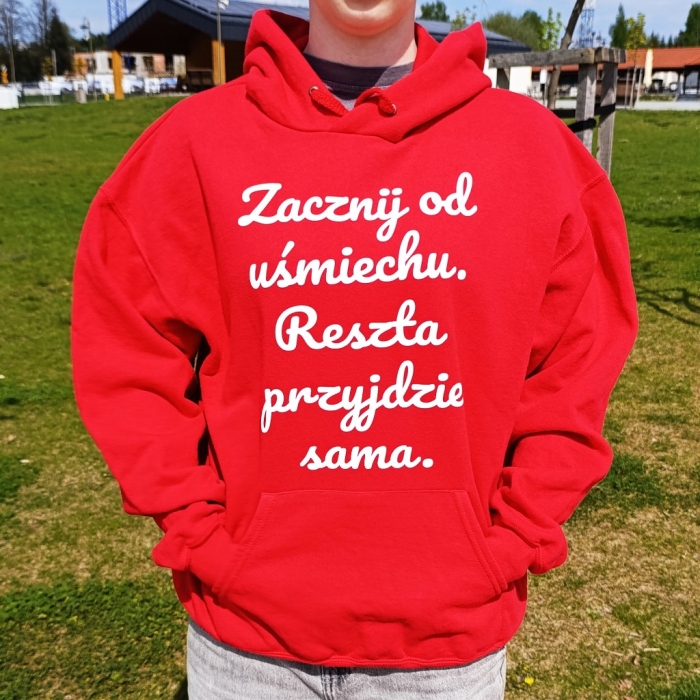 Bluza z przesłaniem oversize z kapturem Zacznij od uśmiechu. Reszta przyjdzie sama.